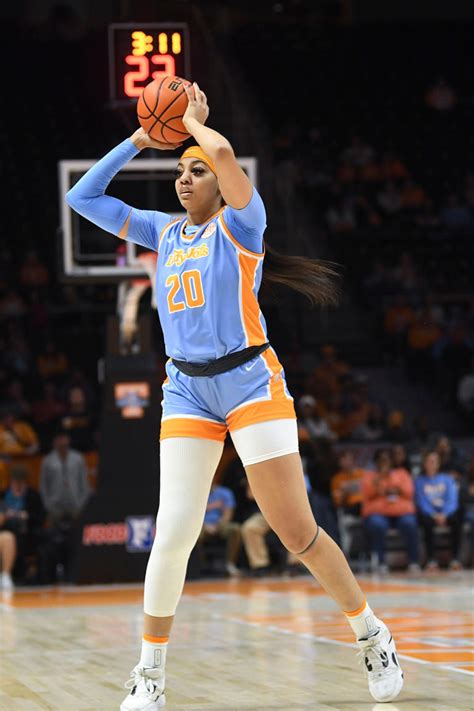 Lady Vols Basketball Lands First Punch But Cant Finish Job On The Road