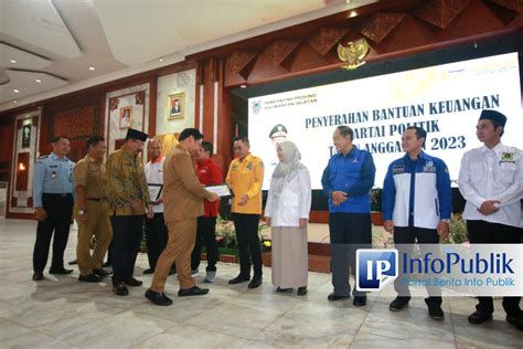 Infopublik Gubernur Kalsel Serahkan Bantuan Keuangan Parpol