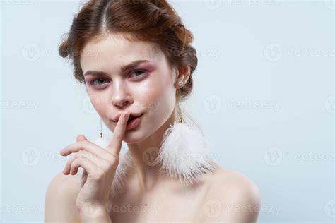 Pretty Woman Naked Shoulders Bright Makeup Close Up Glamor Stock Photo At Vecteezy