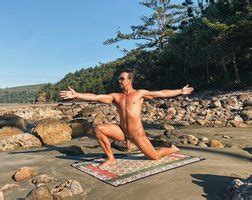 Naked Male Yoga Page 4 LPSG