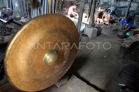 Gamelan Bahan Kuningan Antara Foto