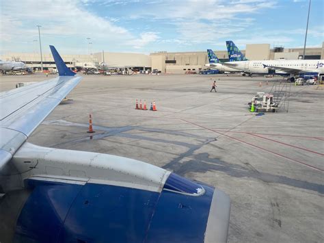 Review Jetblue Embraer E190 Economy Class One Mile At A Time