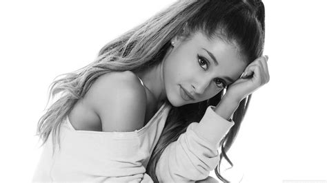 Ariana Grande My Everything Wallpaper