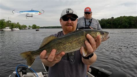 Snap Jigging For Mississippi River Walleye And Sauger Youtube