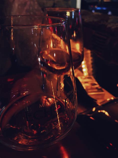 Wineglasses Wine Aesthetic Photo Alkol Yolculuk Alkollü Içkiler