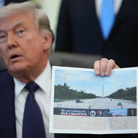 Trump To Resurface Lincoln Memorial Reflecting Pool In Blue