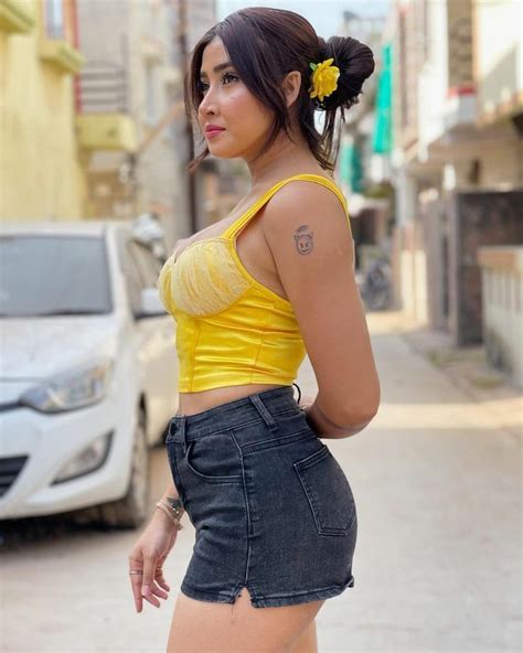 Pin By Dharani Ravi On Sofia Ansari Hot Bollywood Fashion High Waisted Skirt Fashion