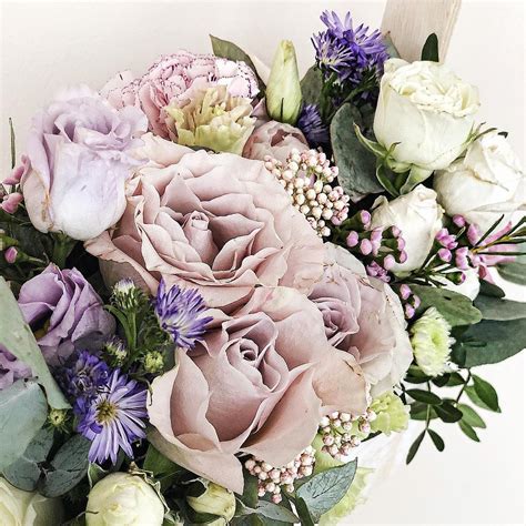 Помните красные розы в целлофане?🌹 А ещё круче, когда в букете помимо ...