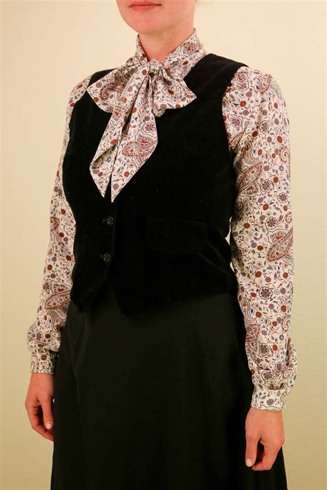 1970 S Vintage Dusty Blue And Cream Paisley Pussy Bow Etsy