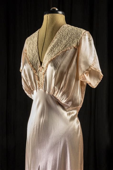 Vintage Lingerie Negligee Original Art Deco Pink Liq Gem