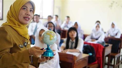 Gaji Guru Honorer Sd Sma Menurut Undang Undang