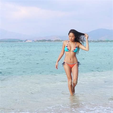 7 Hot Sexy Dawn Chang Bikini Pics