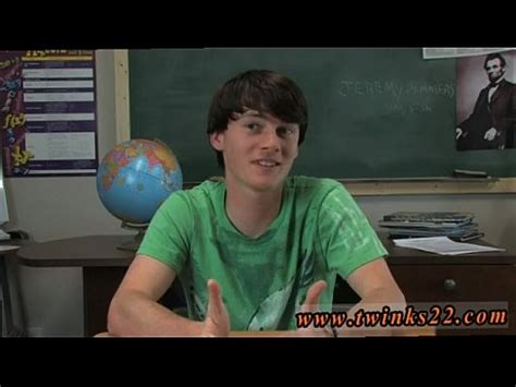 Gay Twinks In Shower Jeremy Sommers Is Seated At A Desk And XVIDEOS