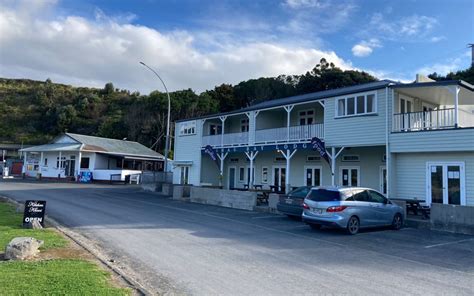 Biting issue: Waihau Bay locals 'resort to pliers' over seeing dentist ...