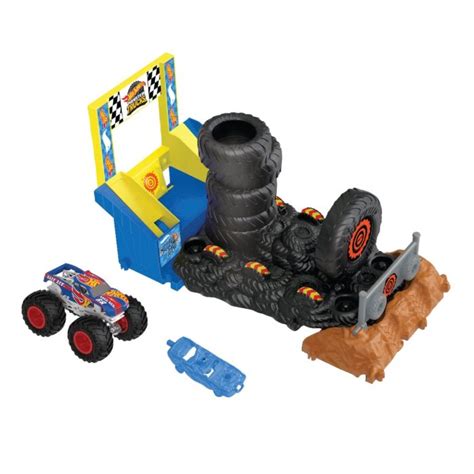 Hot Wheels Monster Trucks Игровой набор Сокрушительный заезд купить по доступной цене в