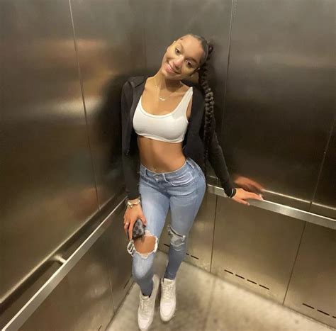 Elevator Nudes Clothedwomen NUDE PICS ORG