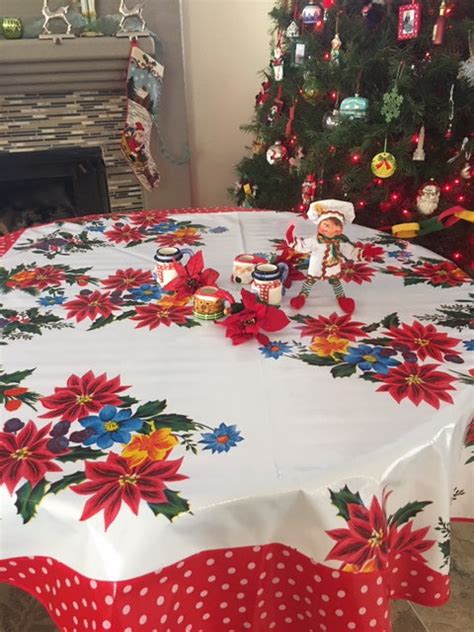 Round White Vintage Christmas Oilcloth Tablecloths With White On Red P