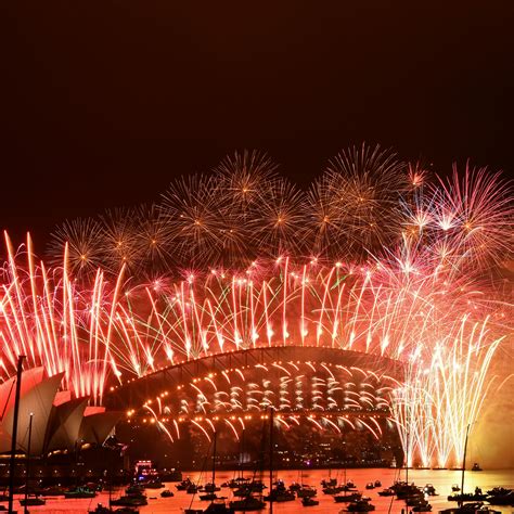 Diaporama Bonne Année 2021 Sydney Tokyo Le Monde Célèbre Le