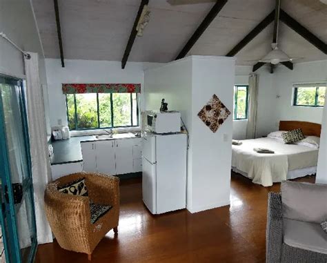 Serene Beachside Retreat at Aroa Kainga Bungalows, Rarotonga | Self-Contained Accommodation ...