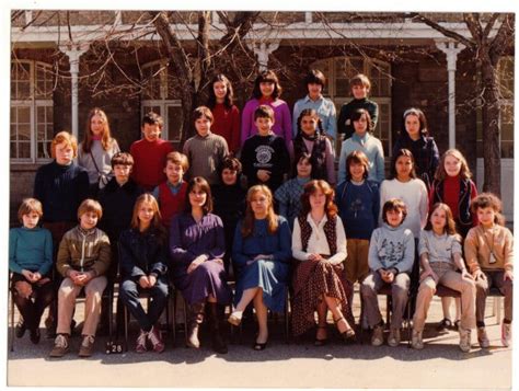 Photo de classe 6 eme de 1980 Collège Saint exupéry Copains d avant