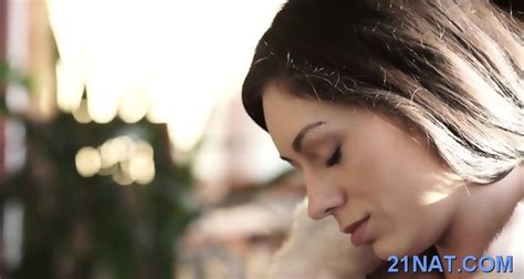 Shlong Sucking By A Nude Arwen Gold