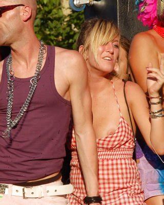 Amateur Nip Slips Porn Pictures Xxx Photos Sex Images Pictoa