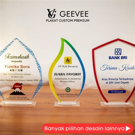 jual plakat akrilik wisuda unik  desain custom kab sleman