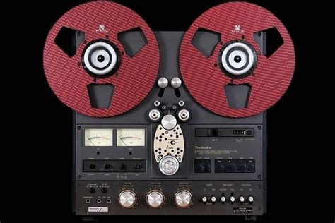 Магнитофонные катушки RX Reels: военный углепластик в шести вариантах ...