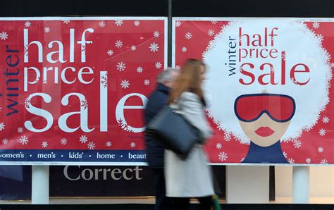 ONS reveals extent of shoppers' Christmas cut-backs - TheIndustry.fashion