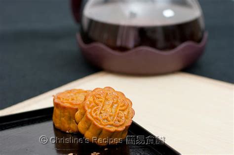 Traditional Mooncakes 廣式月餅 Christine S Recipes Easy Chinese Recipes Delicious Recipes