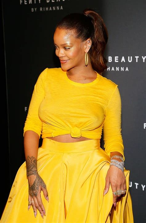 Rihanna Fenty Curvy Sari Style Fashion Saree Swag Moda Fashion