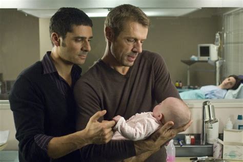 Suicídio entre jovens cai após legalização do casamento gay