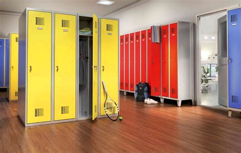 Гардеробные шкафчики для раздевалок 88 фото