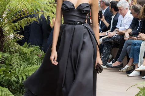 Le maquillage nude star du défilé Dior Haute Couture automne hiver Gala