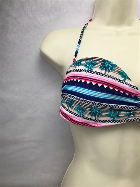 No Boundaries Bikini Top Geometric Shapes Womens Size Gem