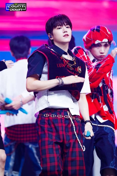 Boynextdoor Riwoo Hot Summer Concert Stage Korean Singer