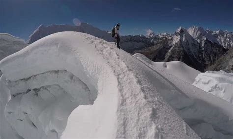 Lobuche East Vs Island Peak Which One To Go For