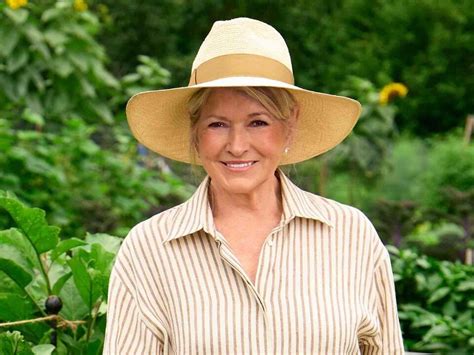 Martha Stewart transitions from summer to fall with this enduring bloom ...
