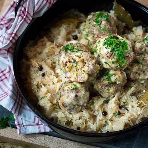 Speckknödel Auf Sauerkraut Hofer Rezeptwelt