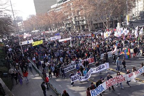 Exposición Analiza Una Década De Movilizaciones Estudiantiles En Chile