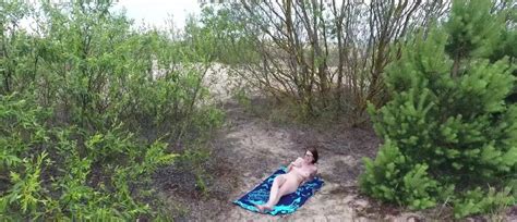 Nerdy Brunette Gets In The Car And Rides To The Empty Place ZB Porn