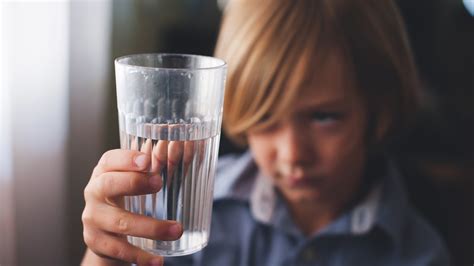 5 raras enfermedades que causa consumir agua contaminada y cómo puedes