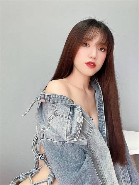 88 Hình ảnh Puka bikini sexy với body nóng bỏng đầy đặn