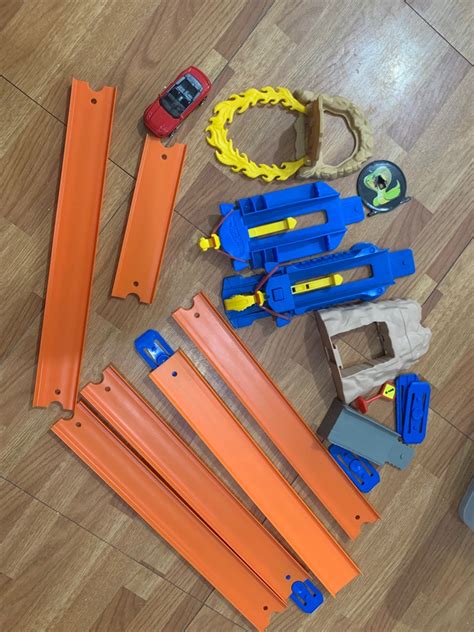 Hot Wheels Track Hobbies Toys Toys Games On Carousell