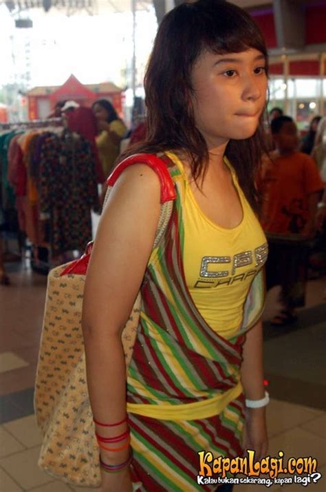 Hot Sexy Chikita Meidy Bikini Pics