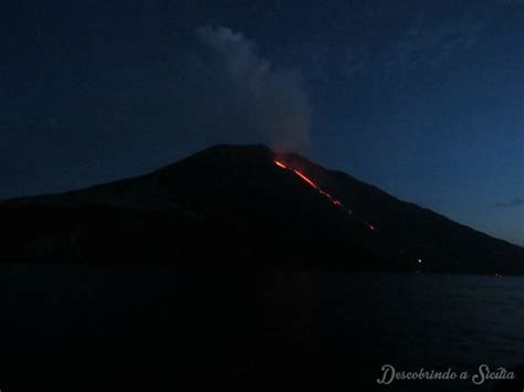 STROMBOLI UM PASSEIO EM UM VULCÃO ATIVO Stromboli Mountains Natural