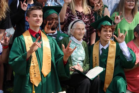 94 Year Old Among Kentucky School For The Deafs 2023 Graduating Class