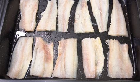 Нежное филе под хрустящей луковой шубкой | Рецепт | Белая рыба, Филе ...