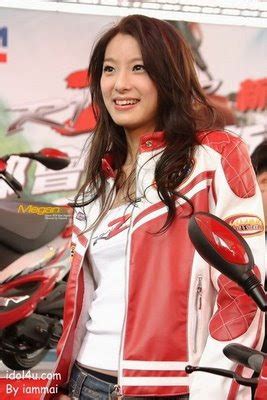 Hot Sexy Megan Lai Bikini Pics