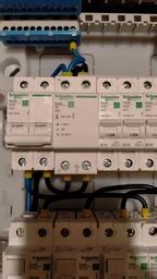 Відгуки про Реле напруги Schneider Electric RESI9 63A, 1P+N, 230 В, 50 ...